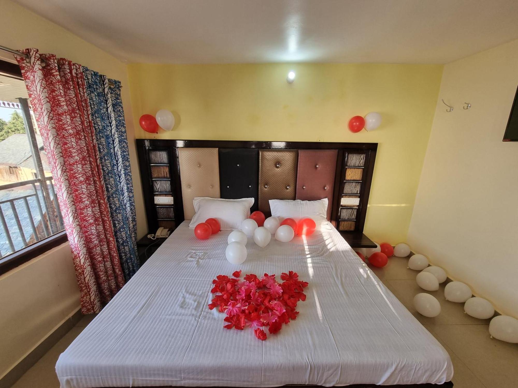 Forest Vibes Kalatop-Rooms And Restaurant Dalhousie Ngoại thất bức ảnh